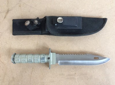 Lot 100 - Survival Knife With Sheath