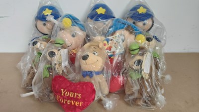 Lot 14 - Qty of assorted soft toys