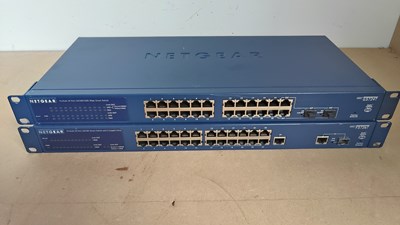 Lot 23 - 2 Netgear prosafe 24 port network switches