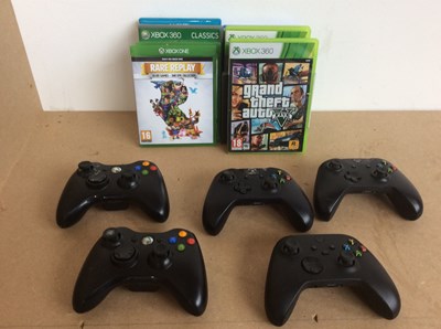 Lot 10 - Mix of Xbox games and 5 controllers