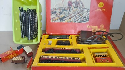 Lot 11 - Qty of triang model railway Inc accessories