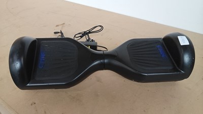 Lot 47 - Chic hover bored with charger