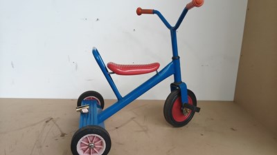 Lot 198 - Kids blue tricycle