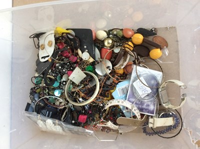 Lot 98 - Qty of costume jewellery