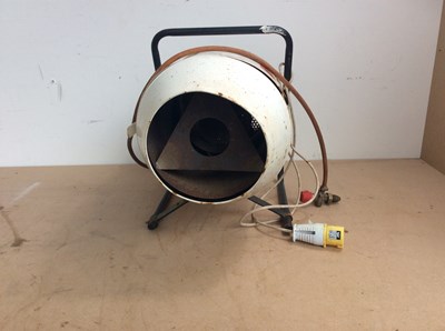 Lot 140 - Andrew Sykes gas heater