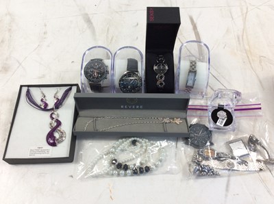Lot 123 - Large qty of jewellery/ watches