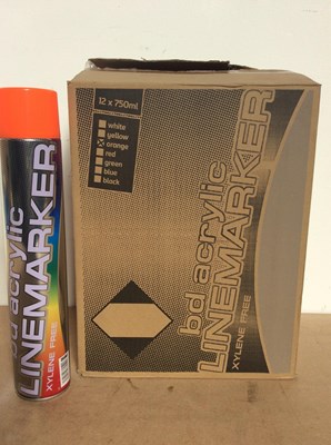Lot 38 - Box of orange line maker