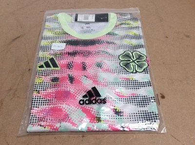 Lot 126 - Football top bearing Celtic logo