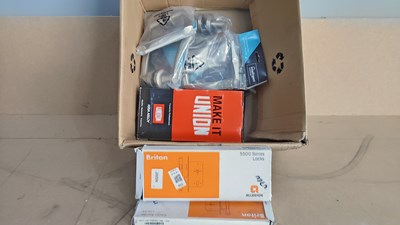 Lot 9 - Mix box of hardware