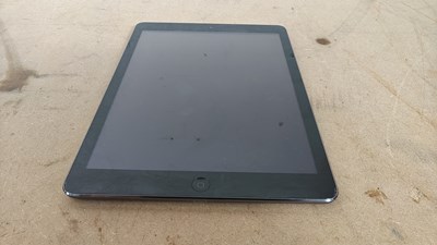 Lot 112 - Apple iPad a1474 tablet fully reset