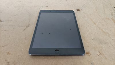 Lot 122 - Apple iPad a1489 tablet fully reset
