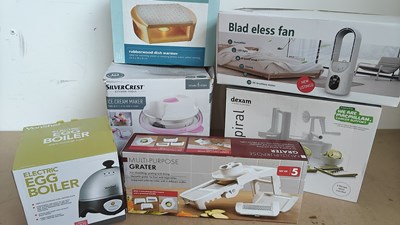 Lot 53 - Qty of kitchen items
