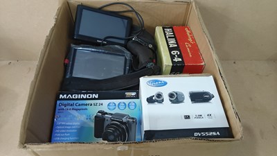 Lot 221 - Qty of cameras and Satnavs