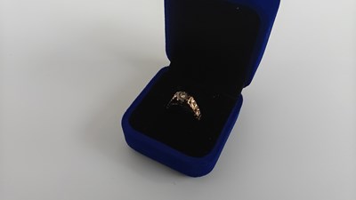 Lot 50 - 9ct Gold and Diamond ring, 3 gram est £80- £120