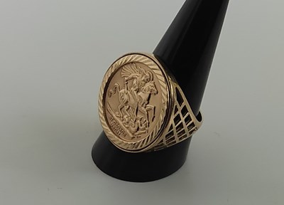 Lot 52 - 9ct Gold st,Georges medal ring, 5.17 gram est £180- £220