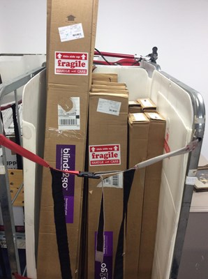 Lot 183 - Large qty of blinds