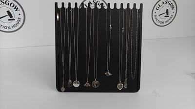 Lot 62 - Collection of 925 silver chains and pendants