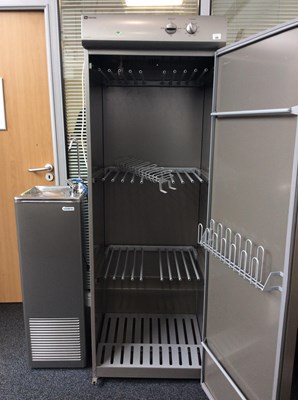 Lot 189 - MAYTAG Drying Cabinet