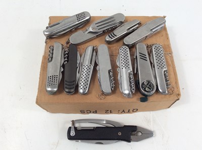Lot 140 - Selection of pen knives