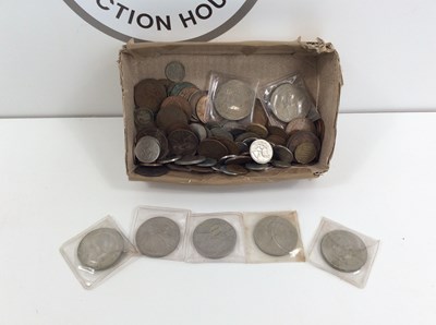 Lot 136 - Box off assorted coins