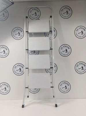 Lot 181 - White 4 step aluminium step ladder