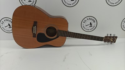 Lot 120 - Yamaha acoustic guitar