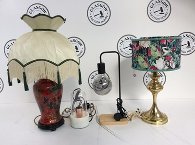 Lot 205 - Collection of lamps