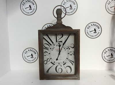 Lot 118 - Garden Clock