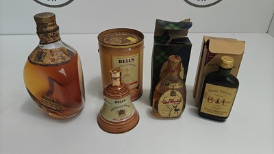 Lot 98 - Small bundle of vintage bottles of whisky