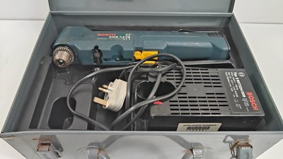 Lot 155 - Bosch right angle drill with battery and charger