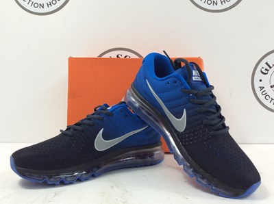 Lot 16 - Trainers bearing Nike logo blue size 9