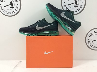 Lot 69 - Trainers bearing Nike logo green size 7.5