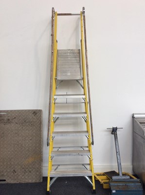 Lot 263 - Clow yellow large 6 step platform ladder