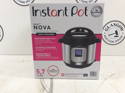 Lot 6 - Instant Pot Pressure Cooker