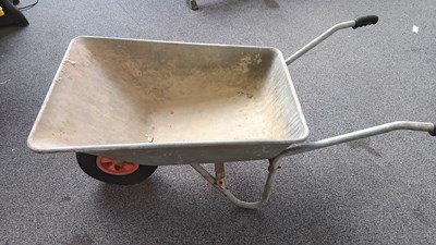 Lot 225 - Single wheel barrow