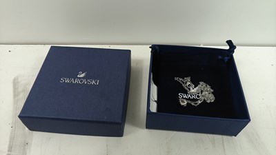 Lot 101 - Necklace bearing Swarovski logos