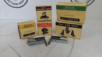 Lot 98 - Qty of vintage model miniature workshop tools