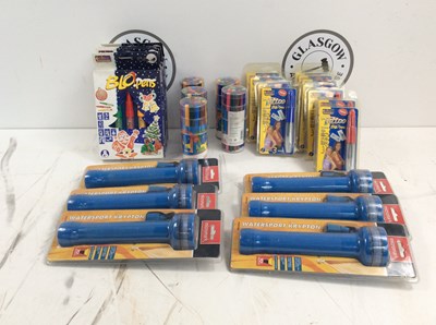 Lot 48 - Qty of colouring pens and flashlights