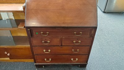 Lot 192 - Wooden bureau with 4 drawers and false bottom in need of restoration