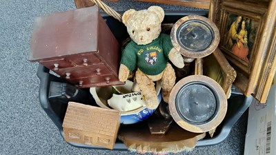 Lot 186 - Box of misc