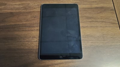 Lot 128 - Apple iPad a1489 tablet fully reset