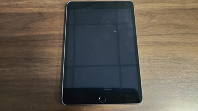 Lot 105 - Apple iPad a1599 tablet fully reset