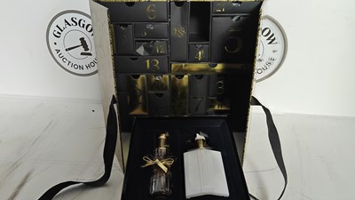 Lot 29 - Estée Lauder gift set and cosmetics advent calendar