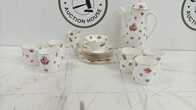 Lot 108 - Royal doulton rosebud tea set comprising 16 pieces