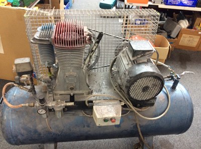Lot 221 - Atlas air compressor
