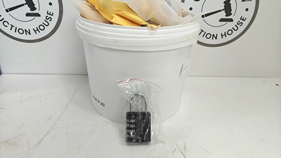 Lot 13 - Large qty of 4 digit combination locks