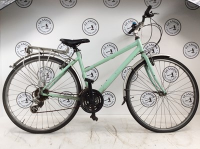Lot 201 - Ladies City Bike W/Rack