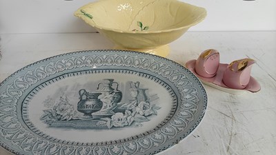 Lot 115 - Bundle of ceramics including Carlton ware