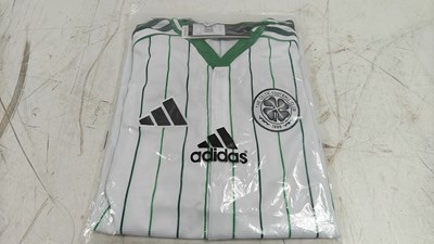 Lot 110 - Sports top bearing Celtic logos