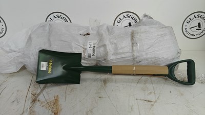 Lot 40 - Qty of bulldog shovels